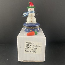 New in Box VTG 1999 Porcelain Trinket Snowman Box w Christmas Tree Inside Avon