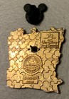 WDL 2010 WALT DISNEY TRAVEL COMPANY CINDERELLAS CASTLE PIN — photo 2