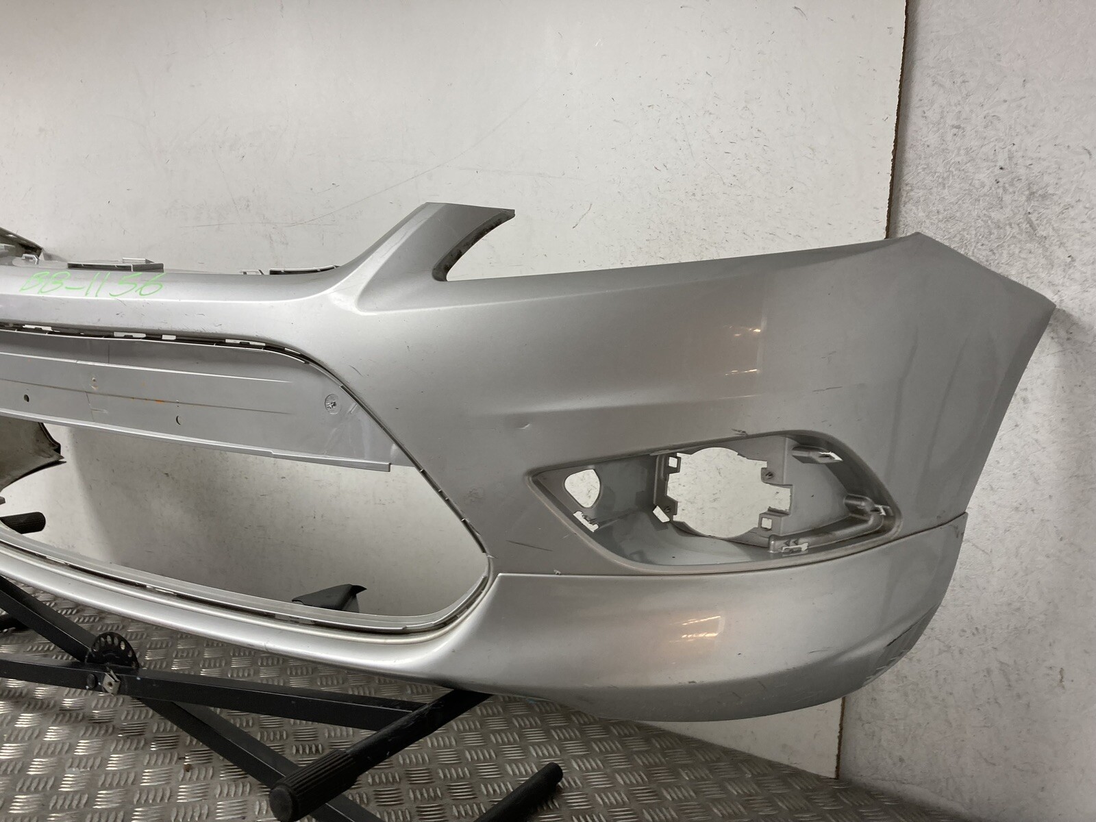 FORD FOCUS FRONT BUMPER 20082011 8M5117757A BB1156 eBay