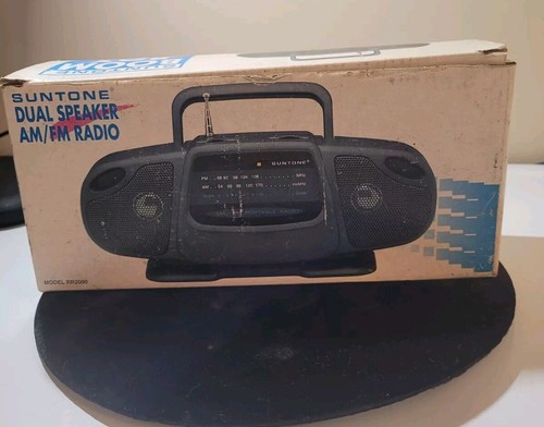 Radio d'epoca Suntone AM/FM Mini Boom Box modello stereo RR2000 1996 nuova con scatola - Foto 2 di 15