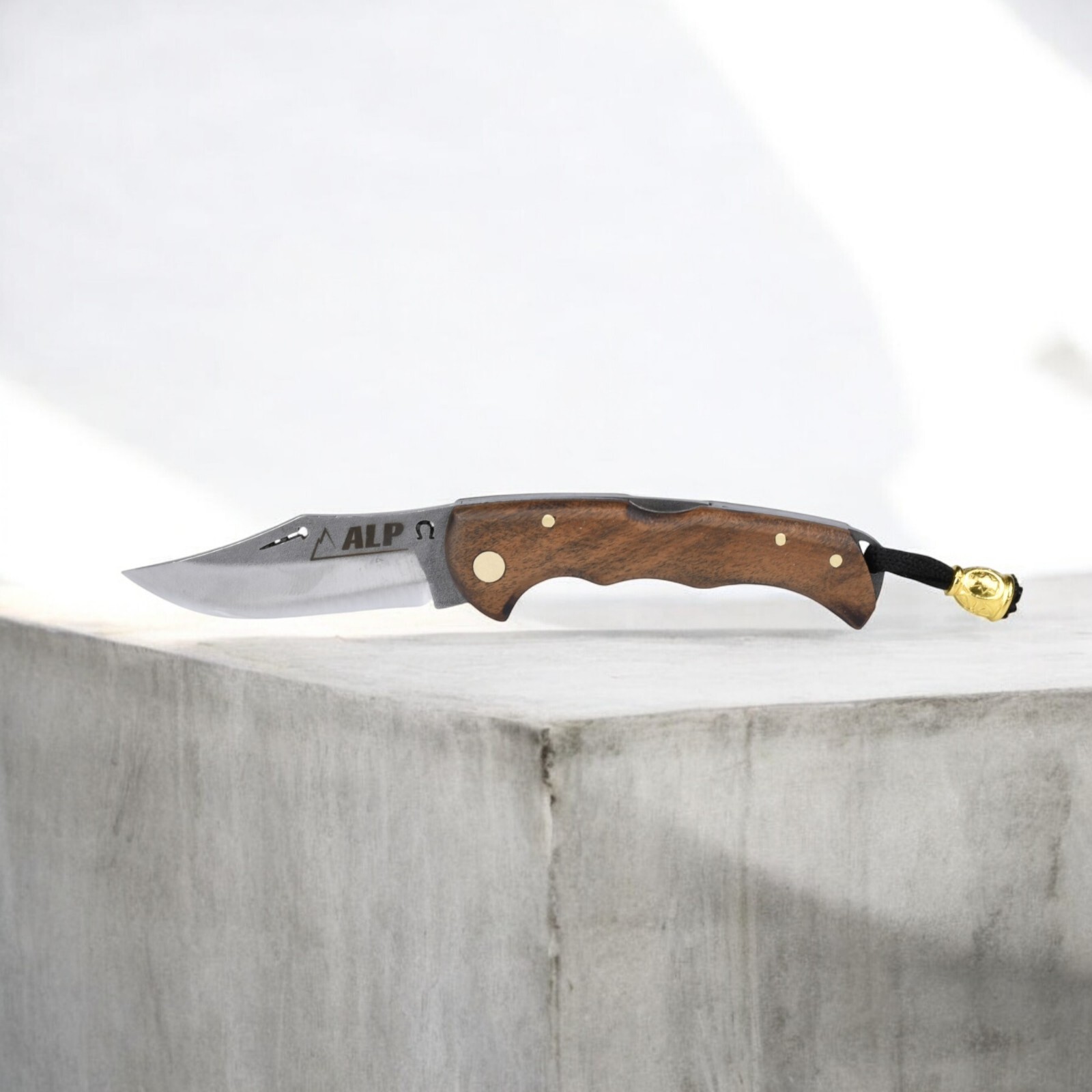 Heavy-Duty Cold Steel Folding Knife - Practical EDC & Outdoor Knives - Walnut
