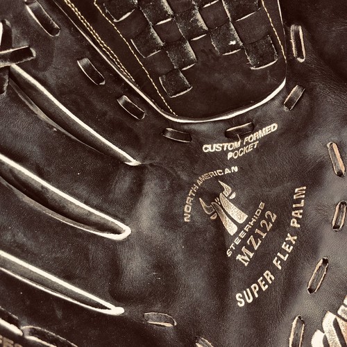 Guante de béisbol personalizado Mizuno modelo profesional formado por guante de béisbol - Imagen 3 de 7
