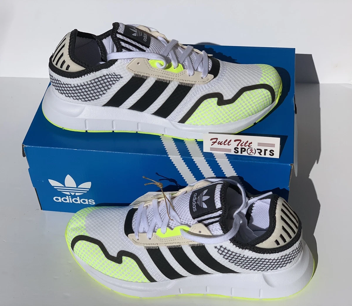 adidas gazelle silver green womens AT Xstream Sneakers