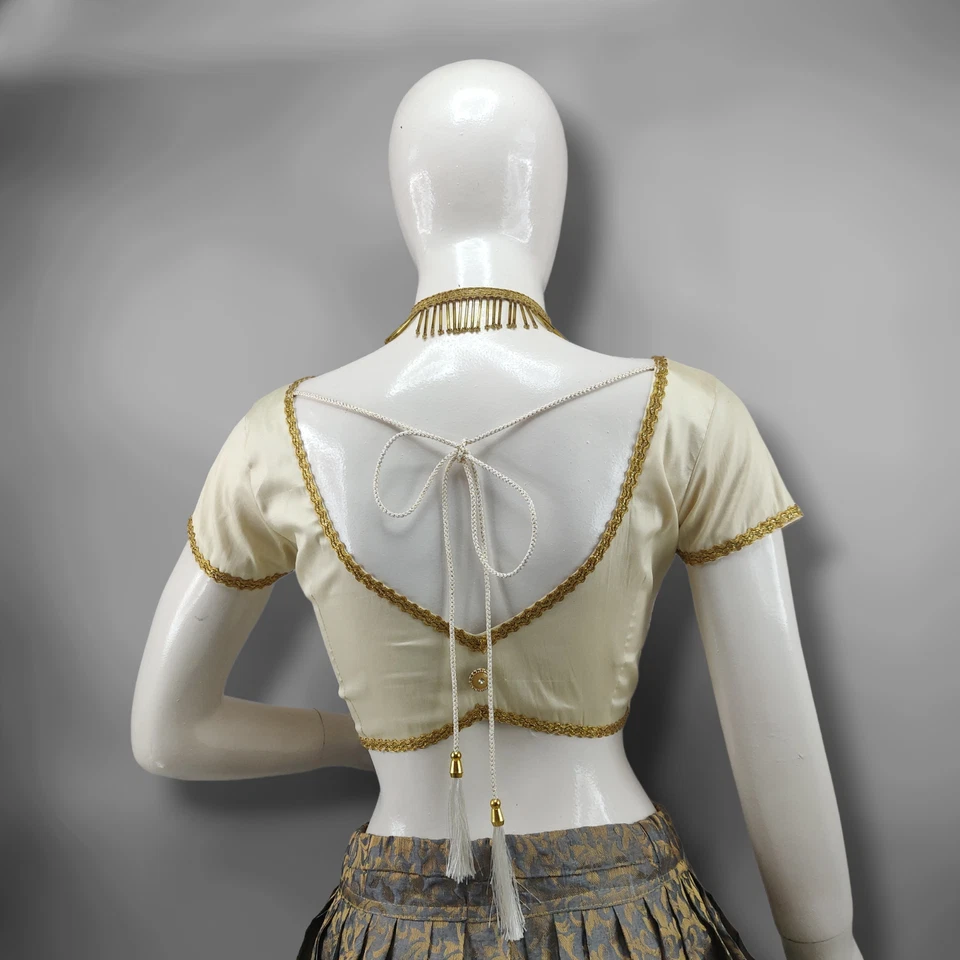 Blusa de seda estilo vintage Dupion | Cuello corazón | Mangas cortas gancho y ojo Foto 4 de 4