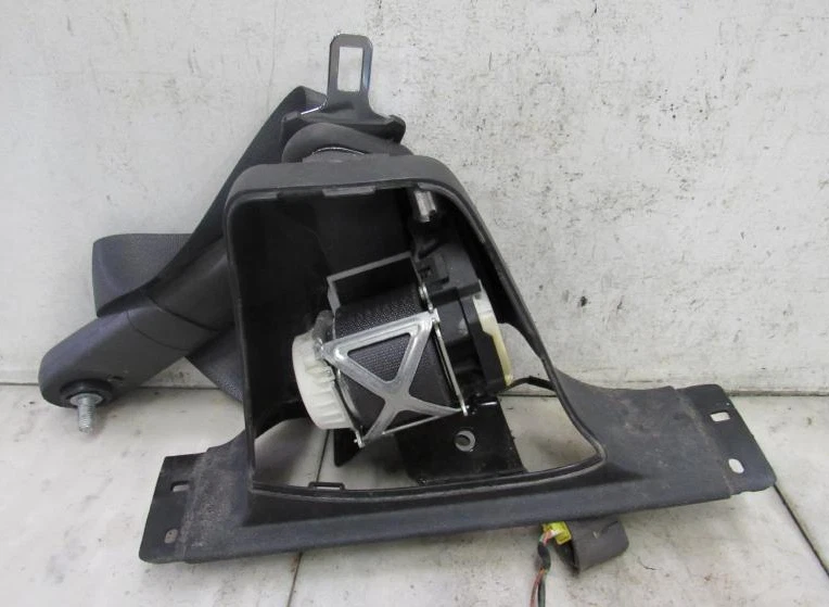 Chevrolet Silverado 1500 2007-2010 retractor de cinturón de seguridad delantero derecho del pasajero OEM Foto 2 de 3