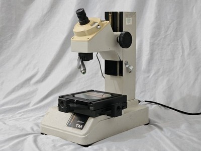 Mitutoyo 176-811A TM-505 Toolmakers Microscope