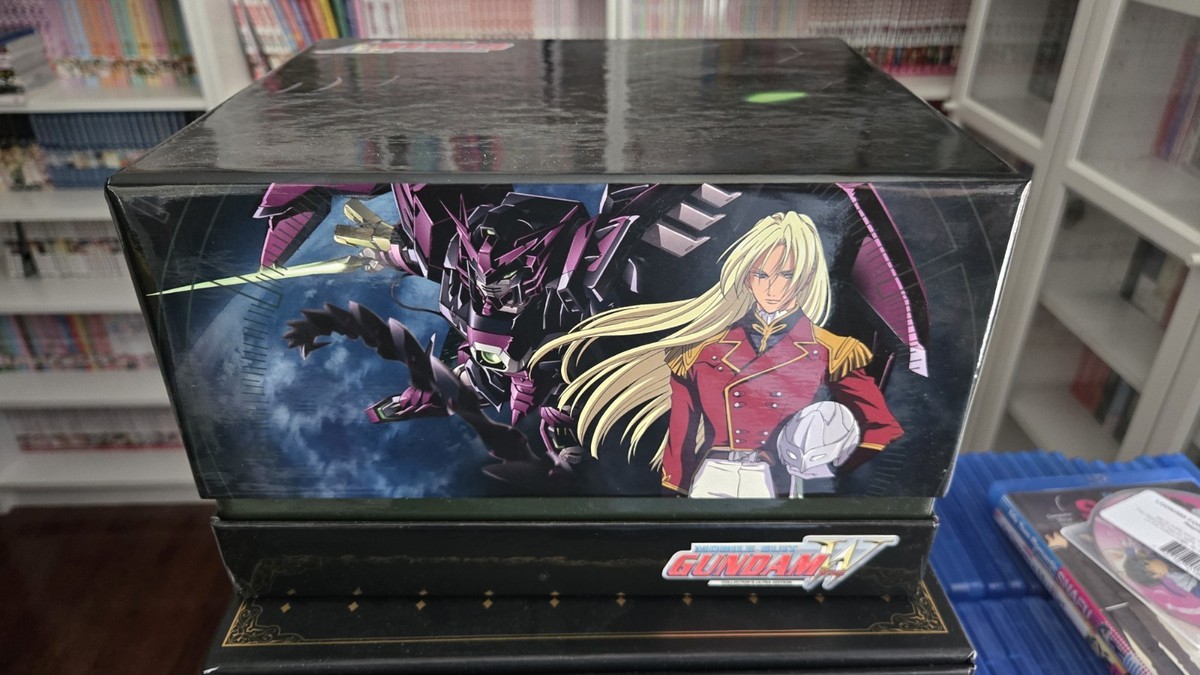 Mobile Suit Gundam Wing Blu-ray Disc Collector's Ultra Edition
