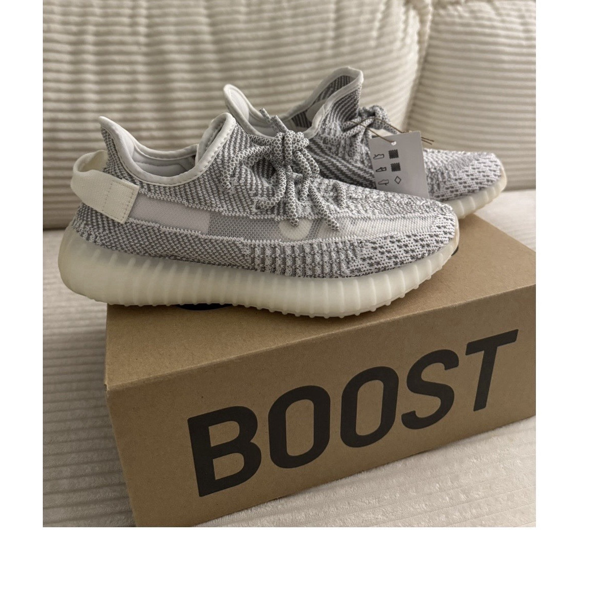 YEEZY BOOST 350 V2 STATIC グレー/ホワイト adidas Yeezy Boost 350 V2 Static Non-Reflective 2018 Gray White