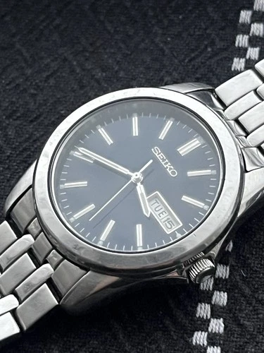 Seiko Mens Day Date 7N43-0AM0 Vintage Silver Blue Quartz Watch Stainless Steel