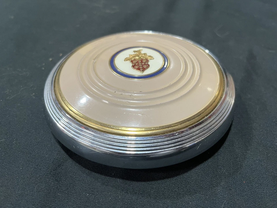 Botón de bocina Packard: seis y ocho, modelo 2000-01, 2100-01 para los años 1942-1947 Foto 2 de 4