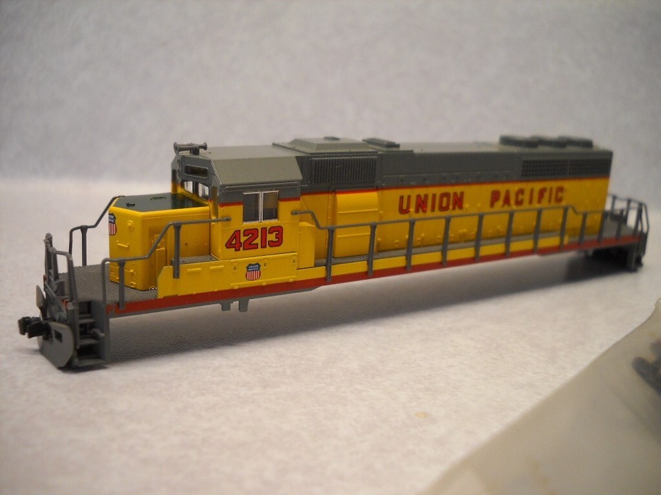 N-Scale Kato SD40-2 Engine Shell Union Pacific Railroad #4213 