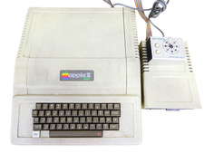 Apple II Plus A2S1016 Model Computer Made in USA Confirmed to be Energized
