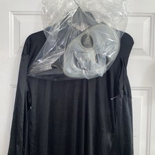 ghostface costume / Halloween