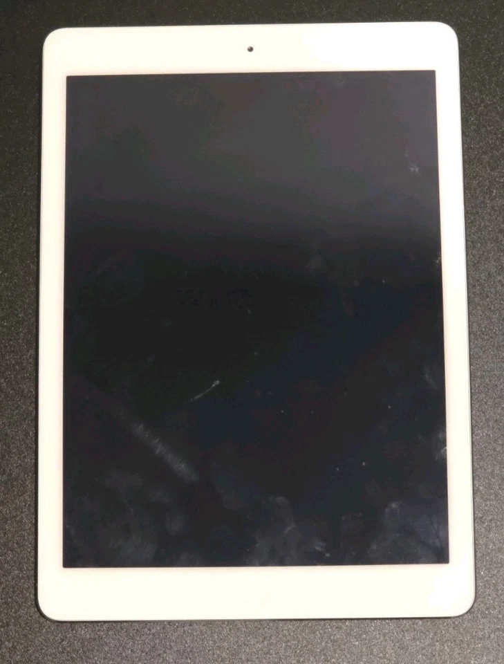 Apple iPad Air 1st Gen A1474 16GB Wi-Fi 9.7" Silver – iOS 12.5.7 - Image 2 of 4