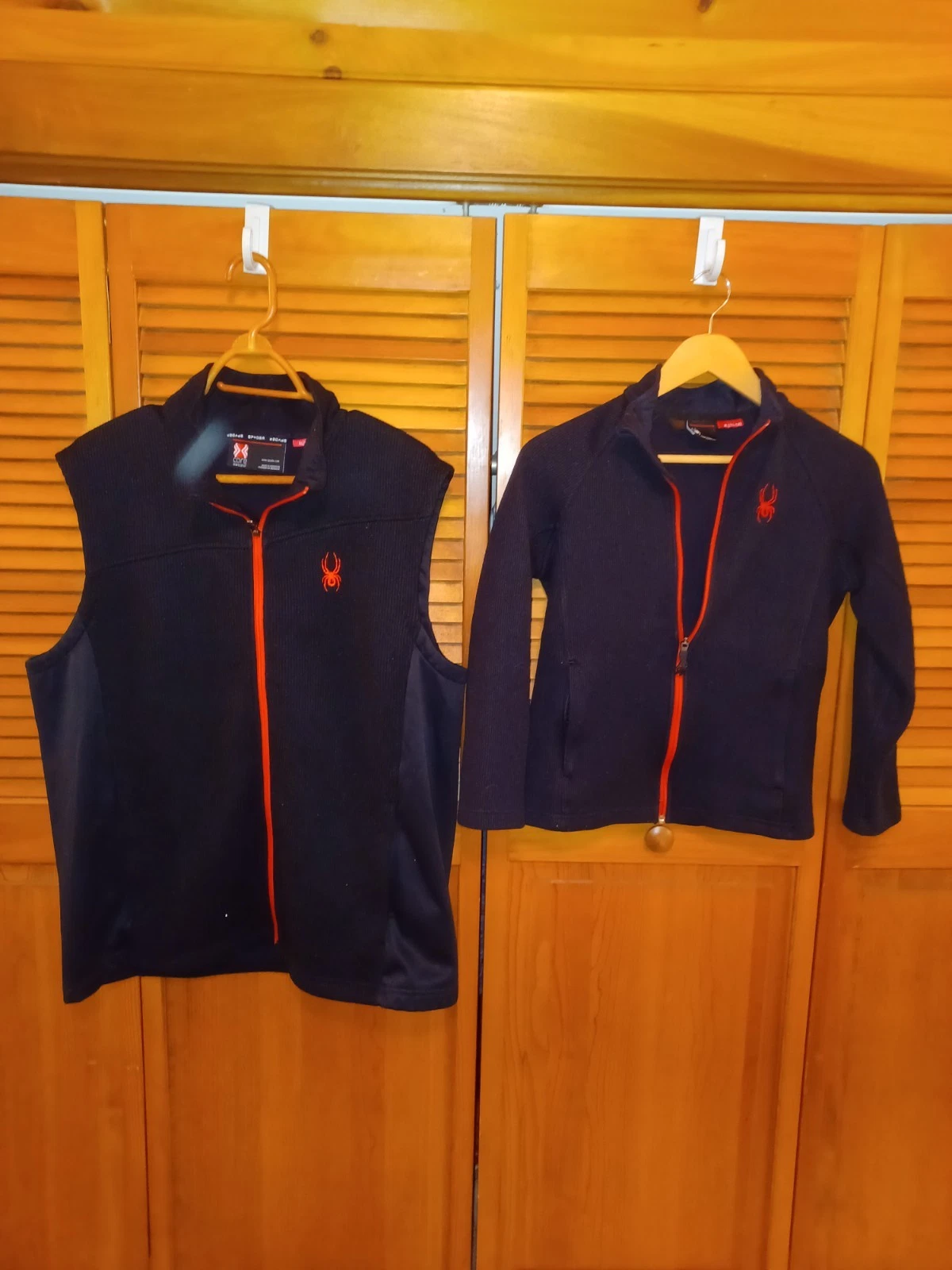 Spyder black ribbed vest XL plus FREE "mini me" child's front zip sweater
Opens in a new window or t