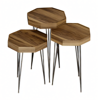 Eleganter Brauner Holz-Beistelltisch Im Modernen Design