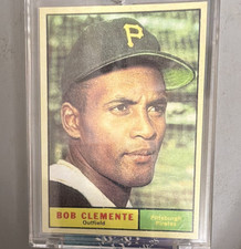 Topps 1961 Topps Roberto Clemente Pittsburgh Pirates Baseball Card #388