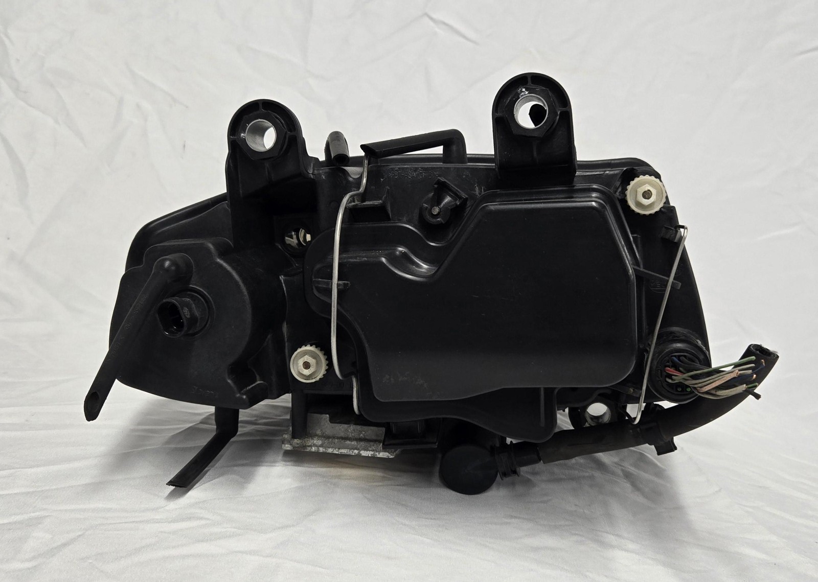 2005 Maserati Quattroporte M139 Front LH Left Driver Xenon Headlight Assy.