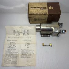 NOS # 585621C91 Genuine International Starter...