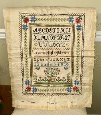 VINTAGE 1977 18.5 x26  CROSSTITCH SAMPLER LINEN
