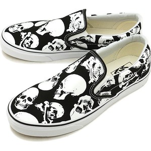 skull slip on