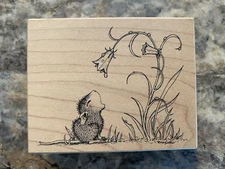 Stampa Rosa House Mouse Monica Waiting For A Bluebell Drip Sm. #408