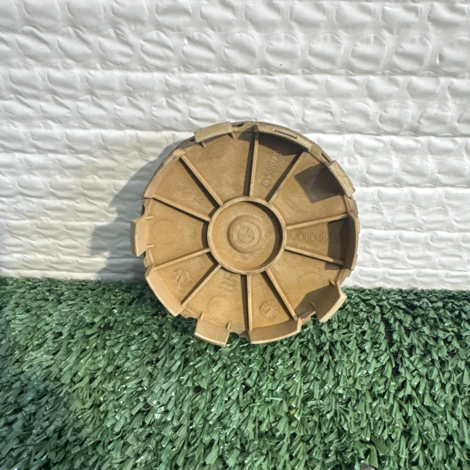 1095361 КРЫШКА СТУПИЦЫ BMW ОРИГИНАЛЬНАЯ ЭМБЛЕМА (НЕ ПОСТАВЛЯЕТСЯ С ОБОИМИ, ЕСЛИ ОБА НЕ КУПЛЕНЫ) - Изображение 2 из 3