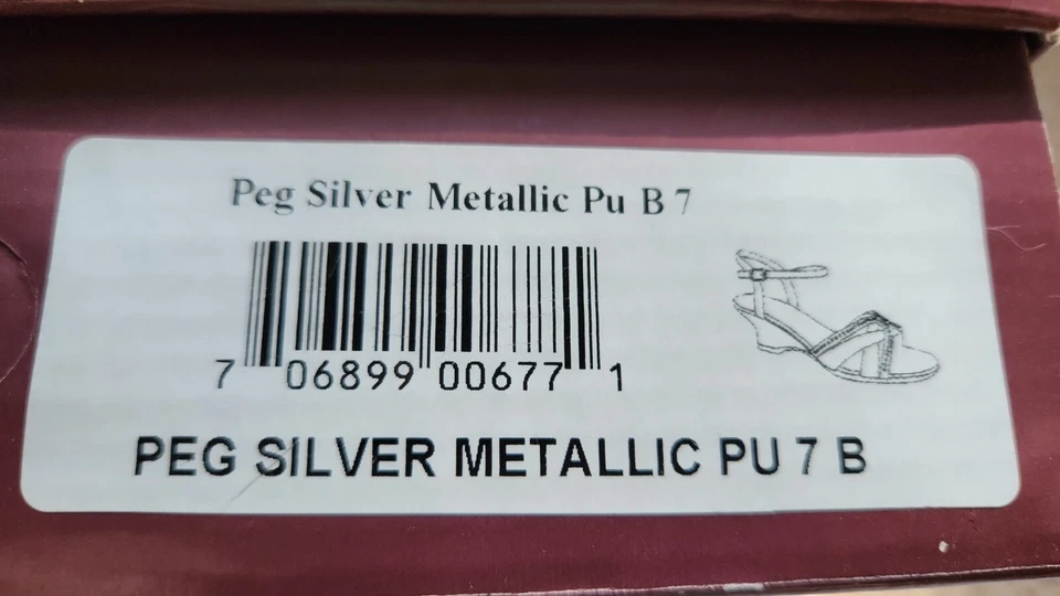 Dyeables Rhinestone Wedge Sandals, Size 7 - Imagem 4 de 4