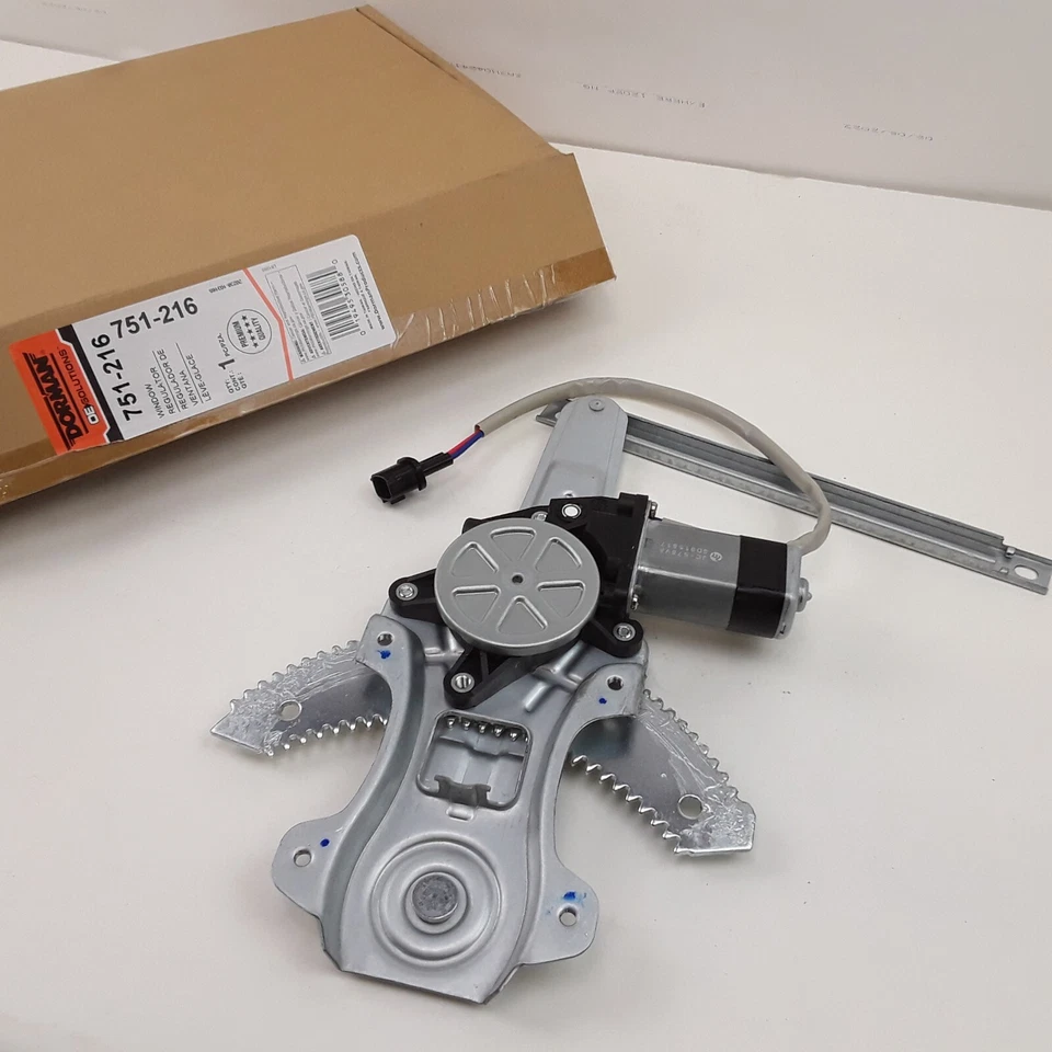 Regulador de ventana eléctrica trasero izquierdo Dorman y motor Nissan Versa Tiida (2008-2013) Foto 3 de 4