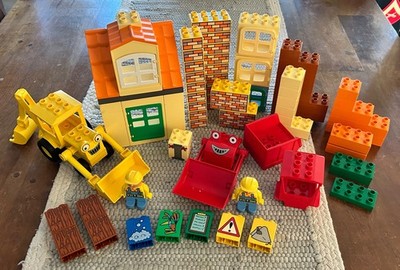 Lego Duplo 'Bob the Builder' Muck, Scoop & 2 Bob Minifigures Building Bricks