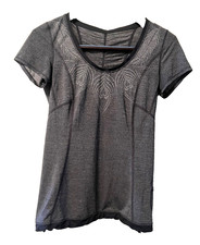 LULULEMON GRAY SHORT SLEEVE YOGA TEE T-SHIRT TOP WOMEN'S SIZE 6