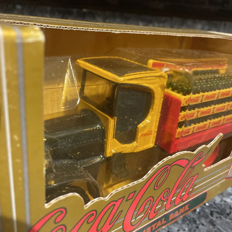 Camión de reparto Coca Cola Kenworth Die Cast Coin Bank Ertl Vintage 1994 Coca-Cola Foto 3 de 4