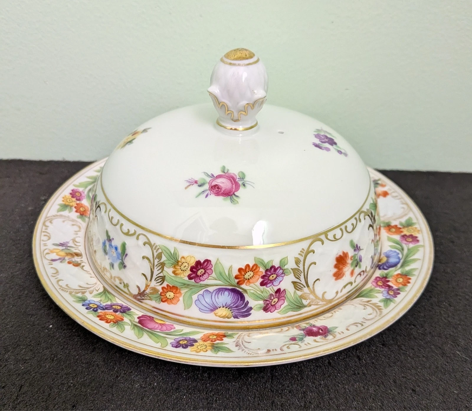 Antique 1918-29 Dresden SCHUMANN Bavaria Porcelain Butter Dish w/Cover, Ø7.5"