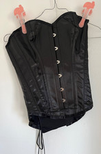 Corsage und Röckchen