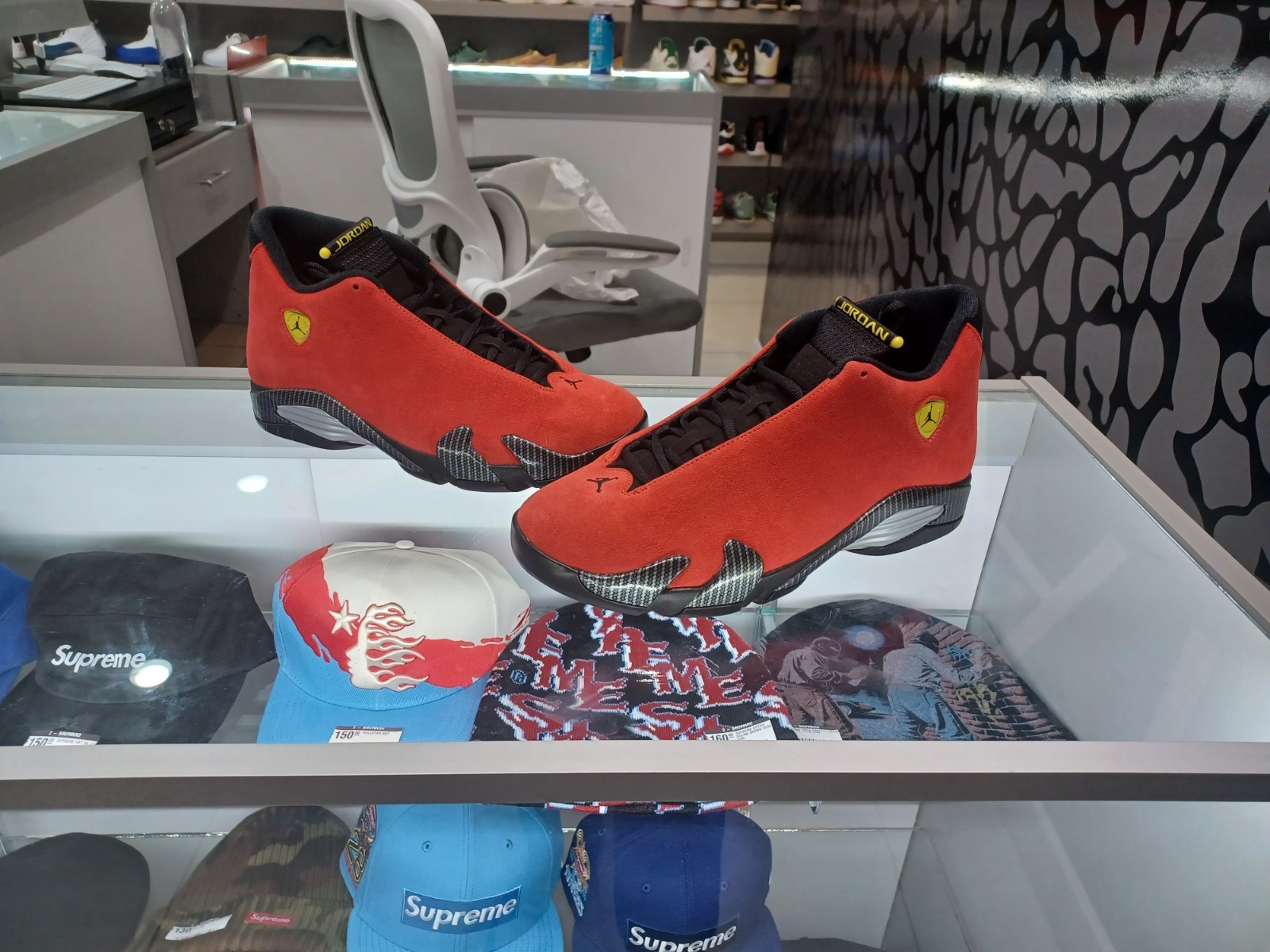 Nike Air Jordan 14 Men's Size 10.5 Retro Ferrari Red (2025) IF5015-600 image 3
