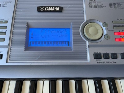 Yamaha DGX 203 76 Key Portable Grand Keyboard w/ OEM Ac Adapter