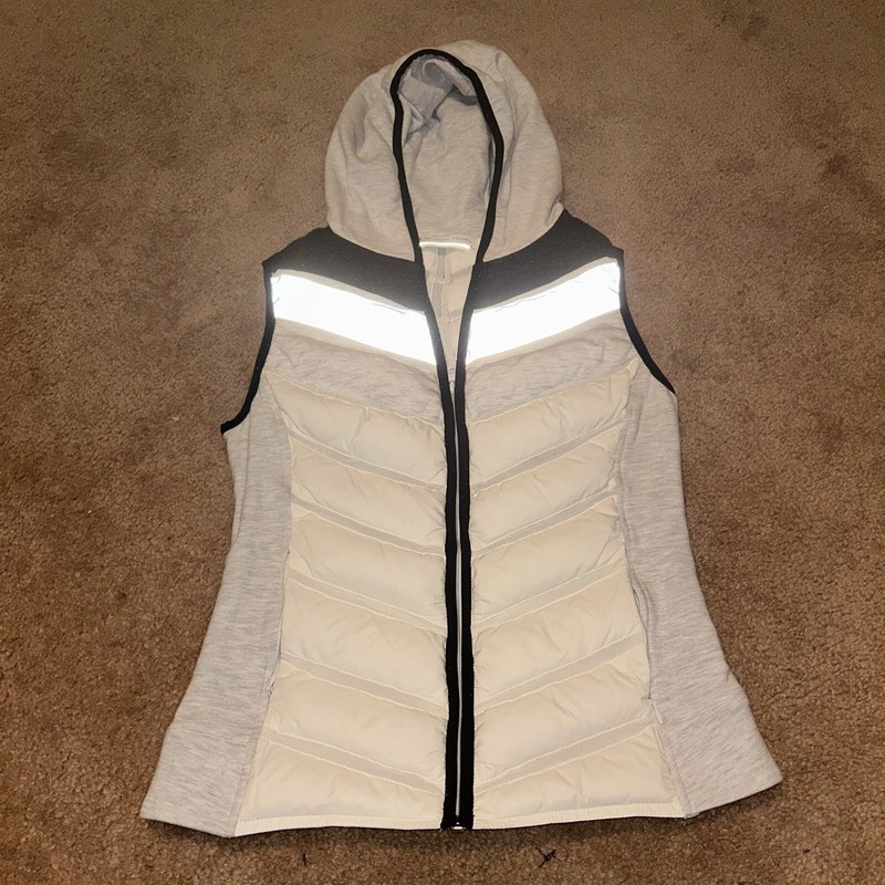 Blanc Noir Vest Puffer Women’s, Size M. White and Gray Hooded Reflective Down