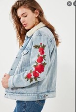 Women's Blue Ex-boyfriend Floral-embroidered Denim Sherpa Trucker Jacket Sz S