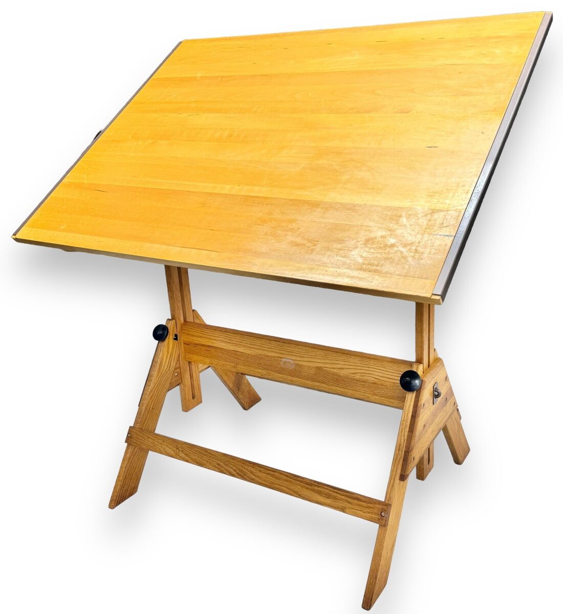Drafting Table: Elevate Your Creative Workspace Today