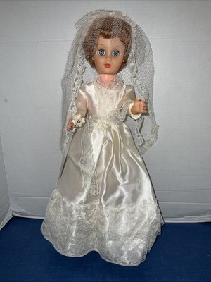 Vintage Bride Doll Beautiful Wedding Dress Earrings Blinking Eyes Floral Bouquet
