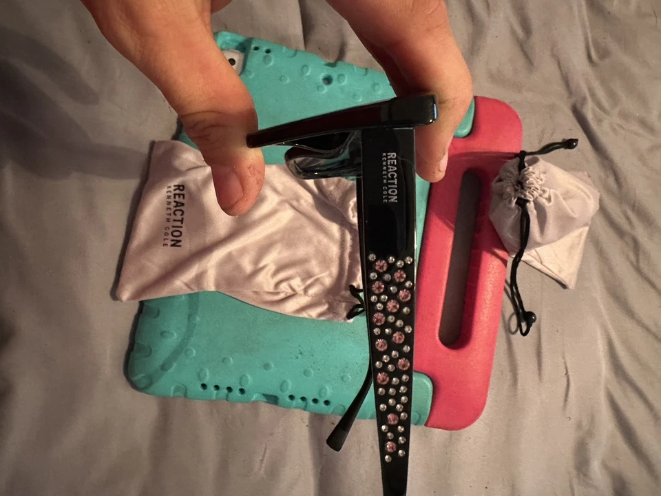 Kenneth Cole Reaction With Diamonds And Dust Bag - Image 2 of 3