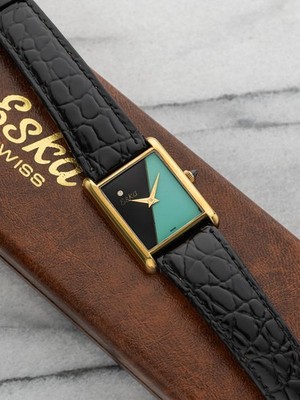 古いESKA手巻き腕時計タンク ESKA TANK 稼動美品 １９８０年代以降 Vintage Eska Tank Gold-Plated Manual Wind Turquoise & Black