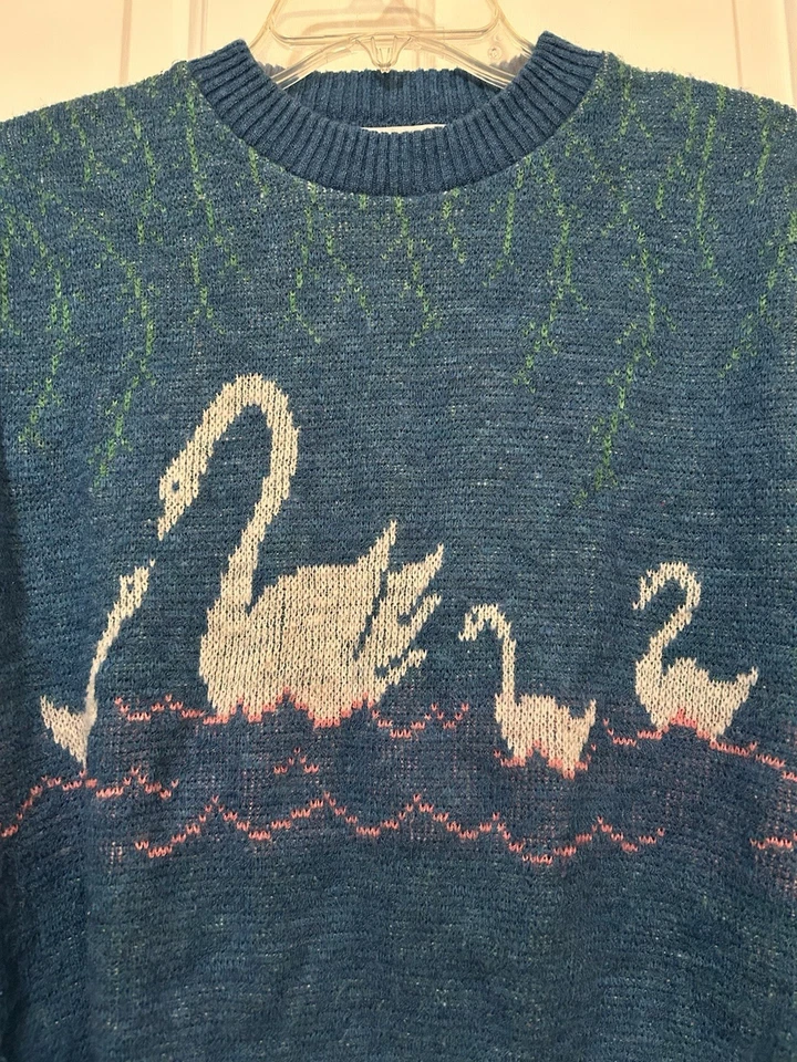 Vintage PSL Collection Swan Sweater Size 36 USA Acrylic Soft Darling Cute Animal - Image 4 of 4