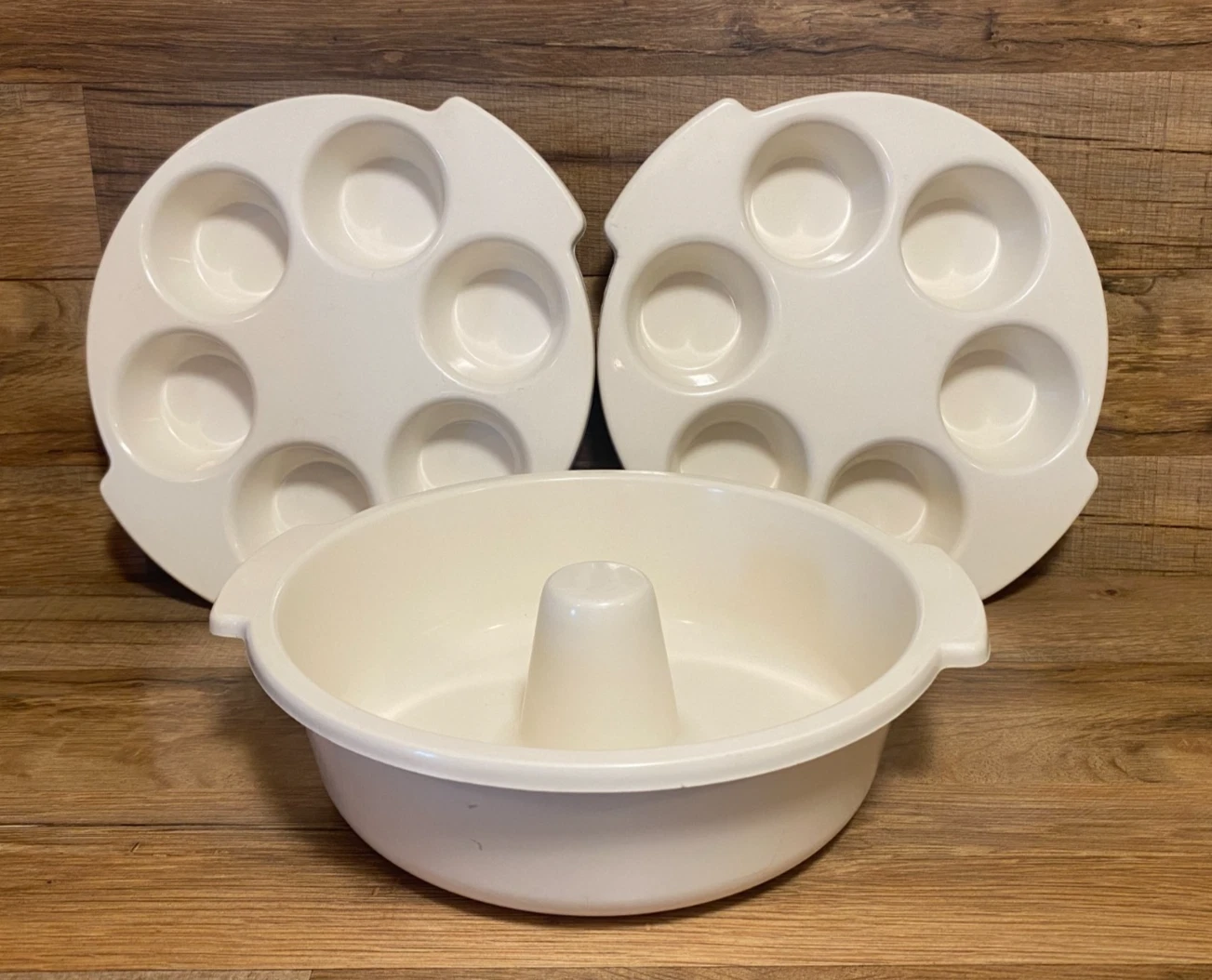 RUBBERMAID MICROWARE - MICROWAVE BUNDT CAKE & 2 MUFFIN PANS - # 5575 # 5574