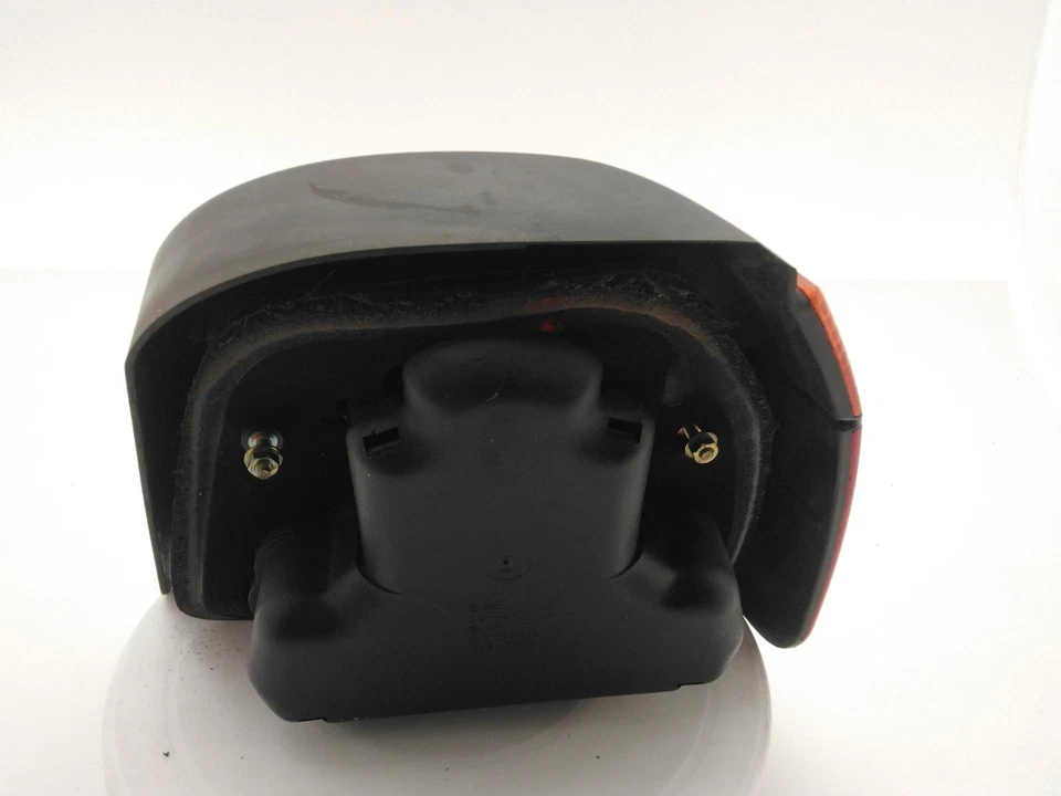 Luz trasera VOLKSWAGEN GOLF N/S 1992-1998 5 puertas hatchback izquierda Foto 3 de 4