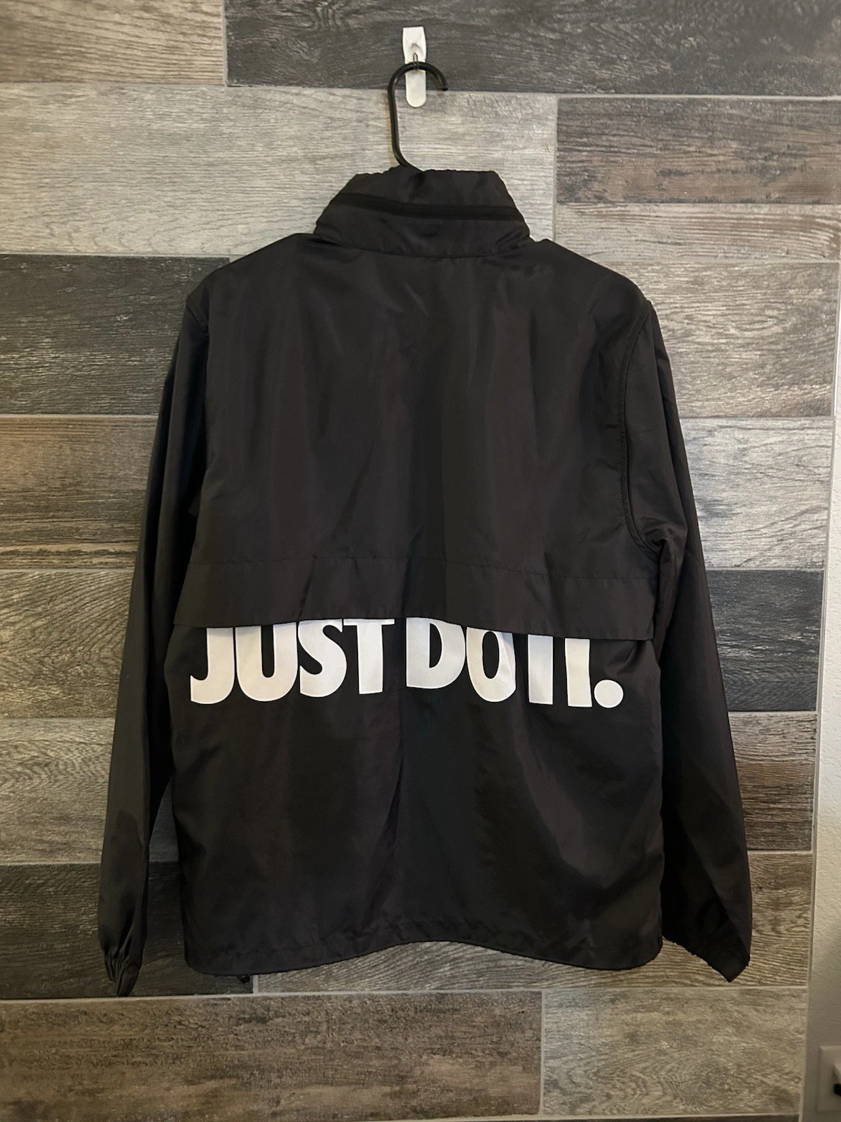 Nike Windbreaker ar2608-010 Men’s Size Medium
