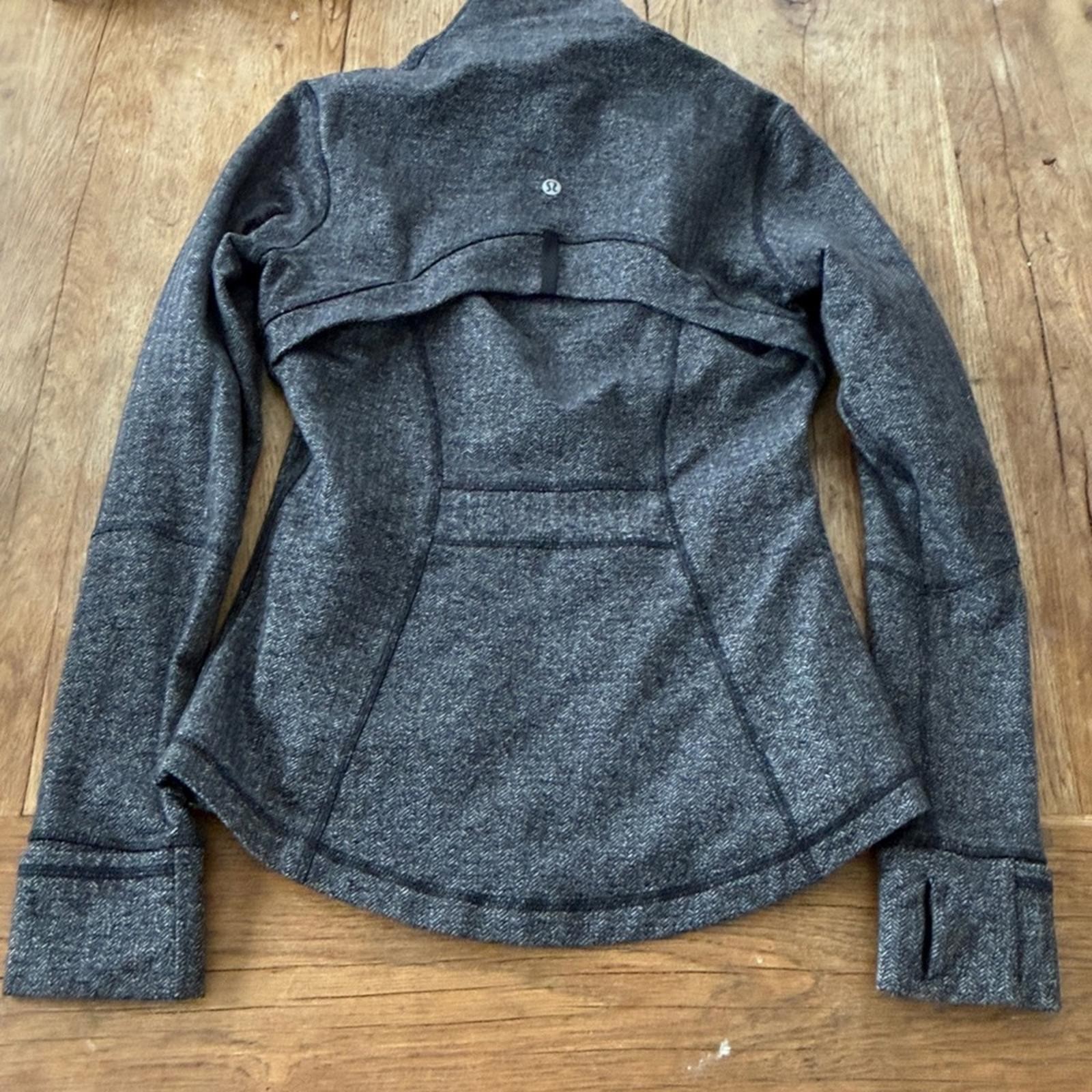 Lululemon Define Jacket EUC - image 8