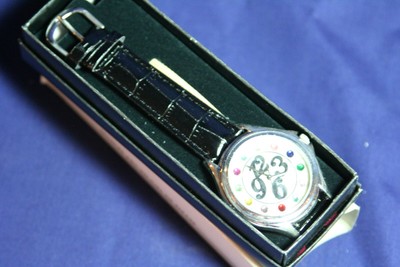 ✔️NWT AVON Rhinestone Rainbow Watch AVON Womens Multi-colored Rhinestone Rainbow Watch Faux  main image 2
