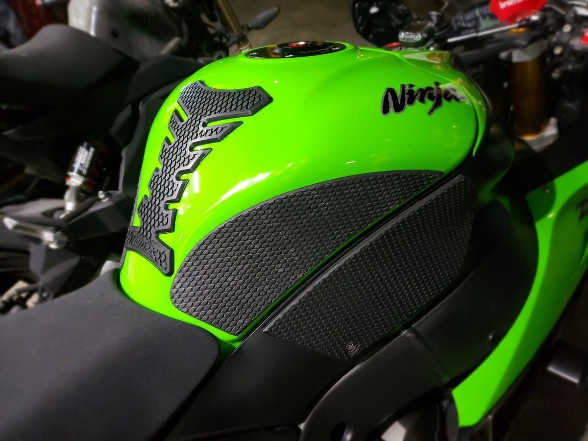 TechSpec 2016+ Kawasaki Ninja ZX-10R Snake Skin Tank Grips | eBay