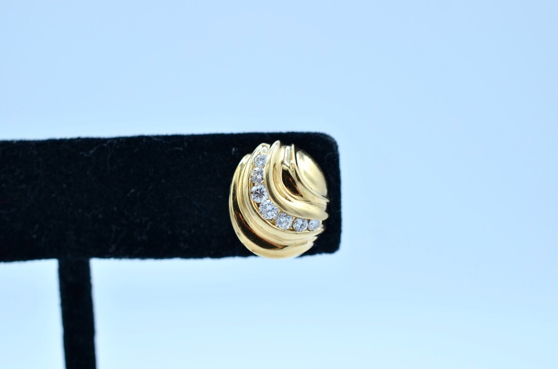 18k Solid Gold And Diamond Button Style Earrings.… - image 3